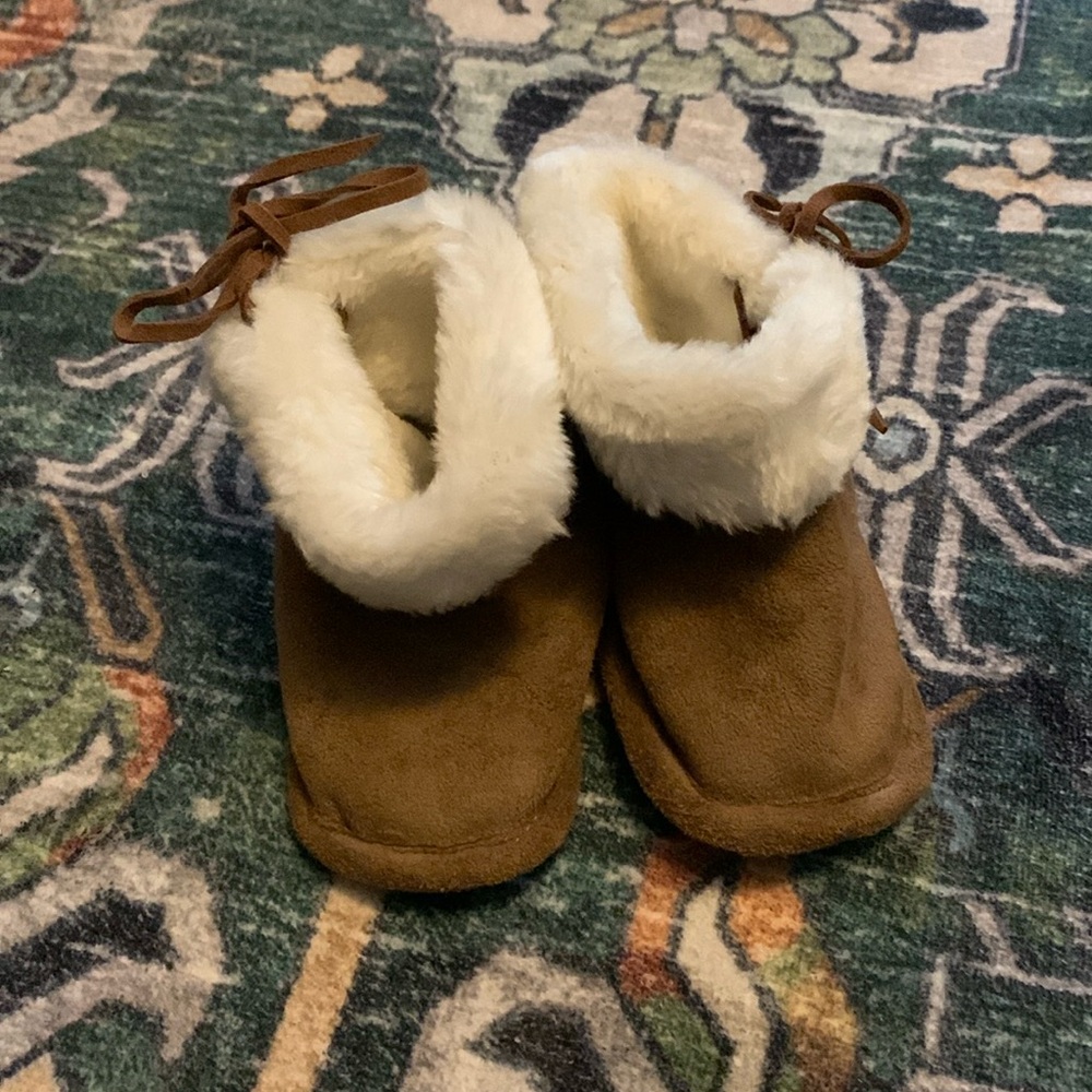 EGG baby booties
